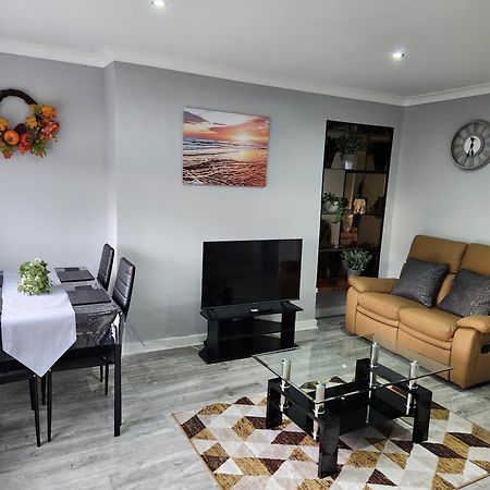 Fm Homes & Apartments 3 Bedroom Motherwell Exterior photo