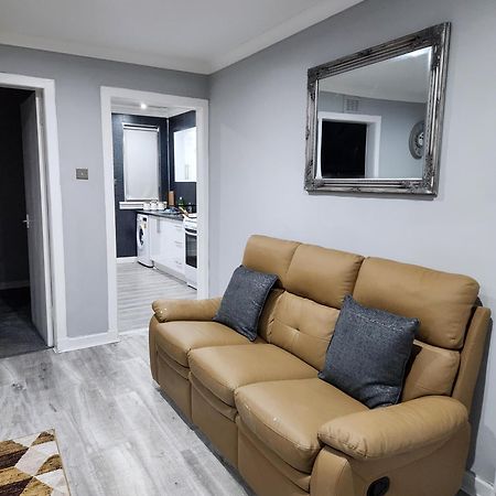 Fm Homes & Apartments 3 Bedroom Motherwell Exterior photo