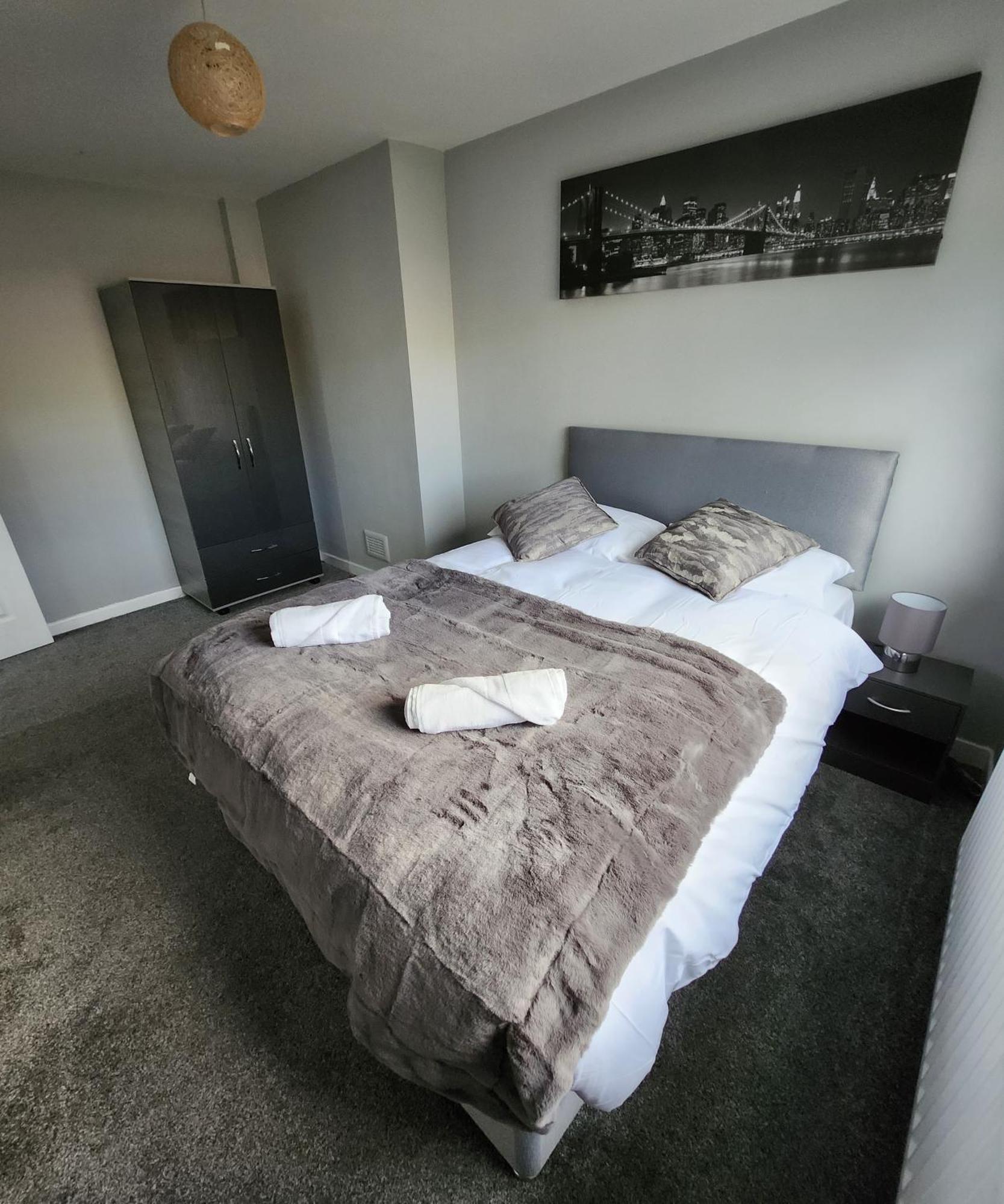 Fm Homes & Apartments 3 Bedroom Motherwell Exterior photo