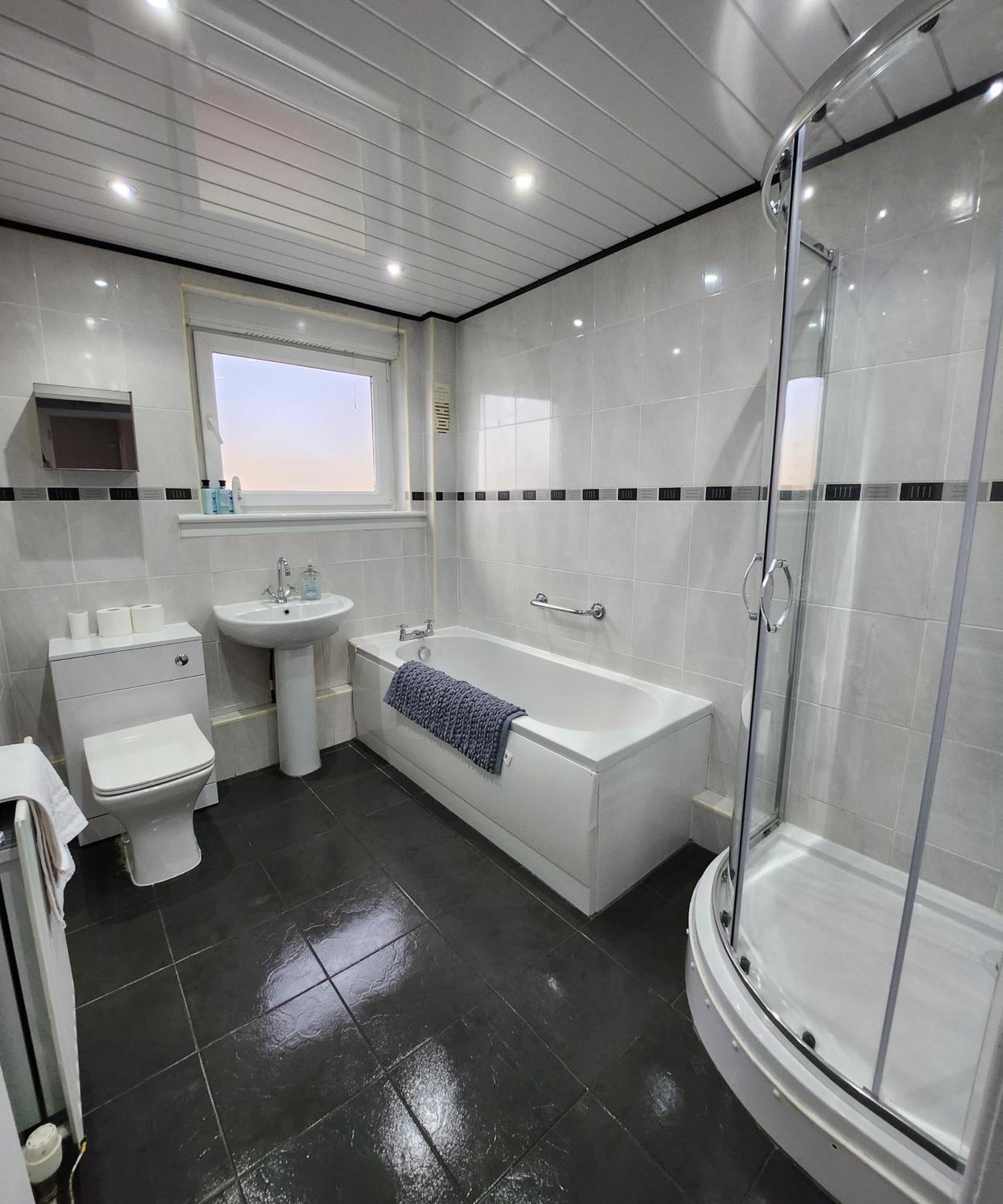 Fm Homes & Apartments 3 Bedroom Motherwell Exterior photo